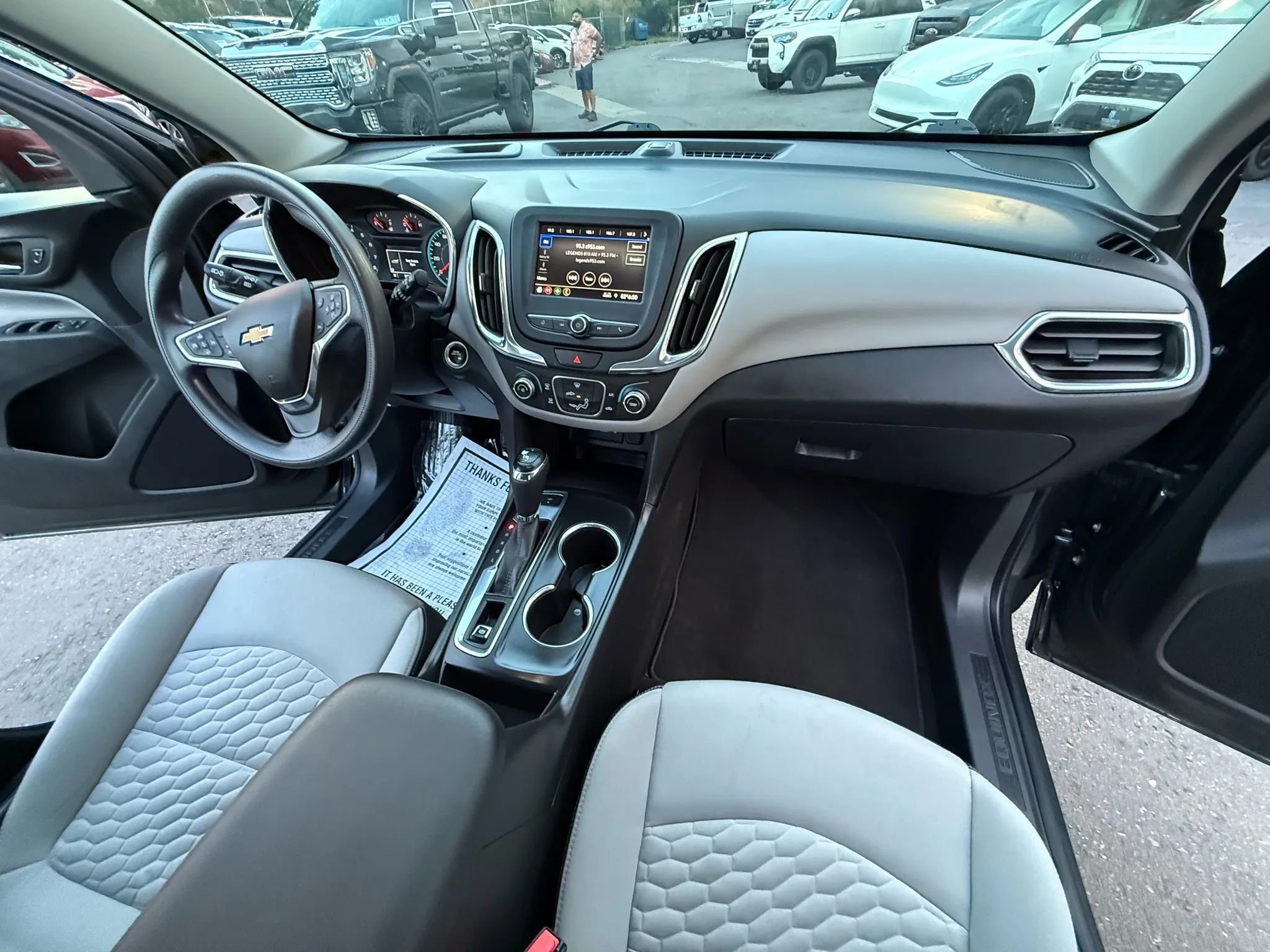 Used 2020 Chevrolet Equinox LS image 31