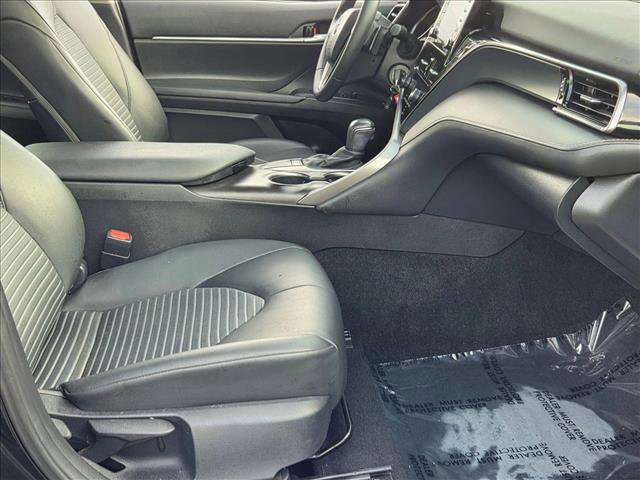Used 2024 Toyota Camry SE image 20