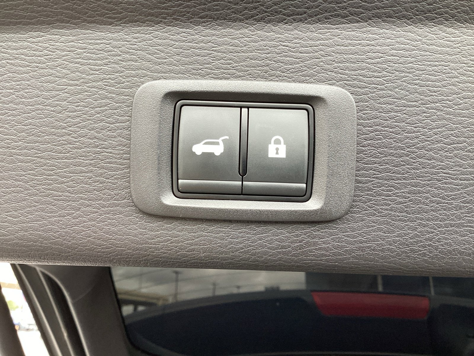 Used 2024 Mitsubishi Outlander SE Black Edition FWD image 17