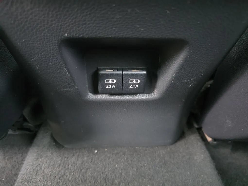 Used 2019 Toyota RAV4 XLE FWD image 39