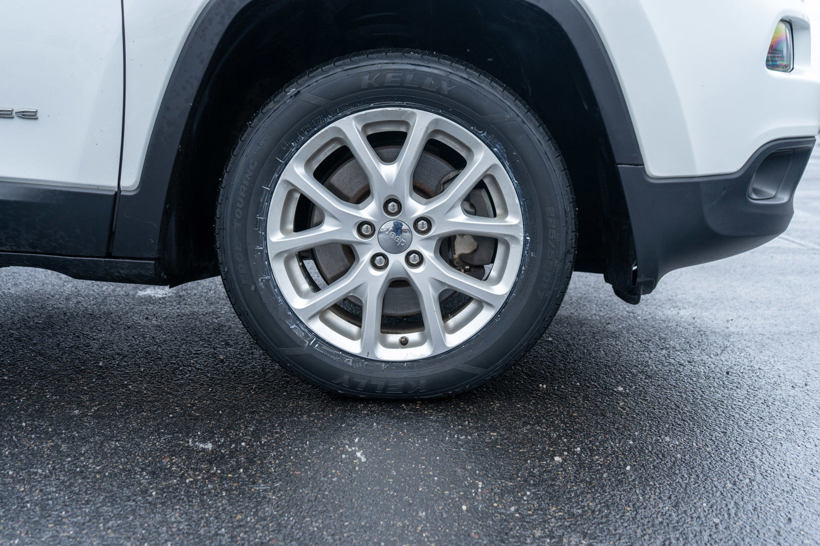 Used 2017 Jeep Cherokee Latitude w/ Cold Weather Group image 10