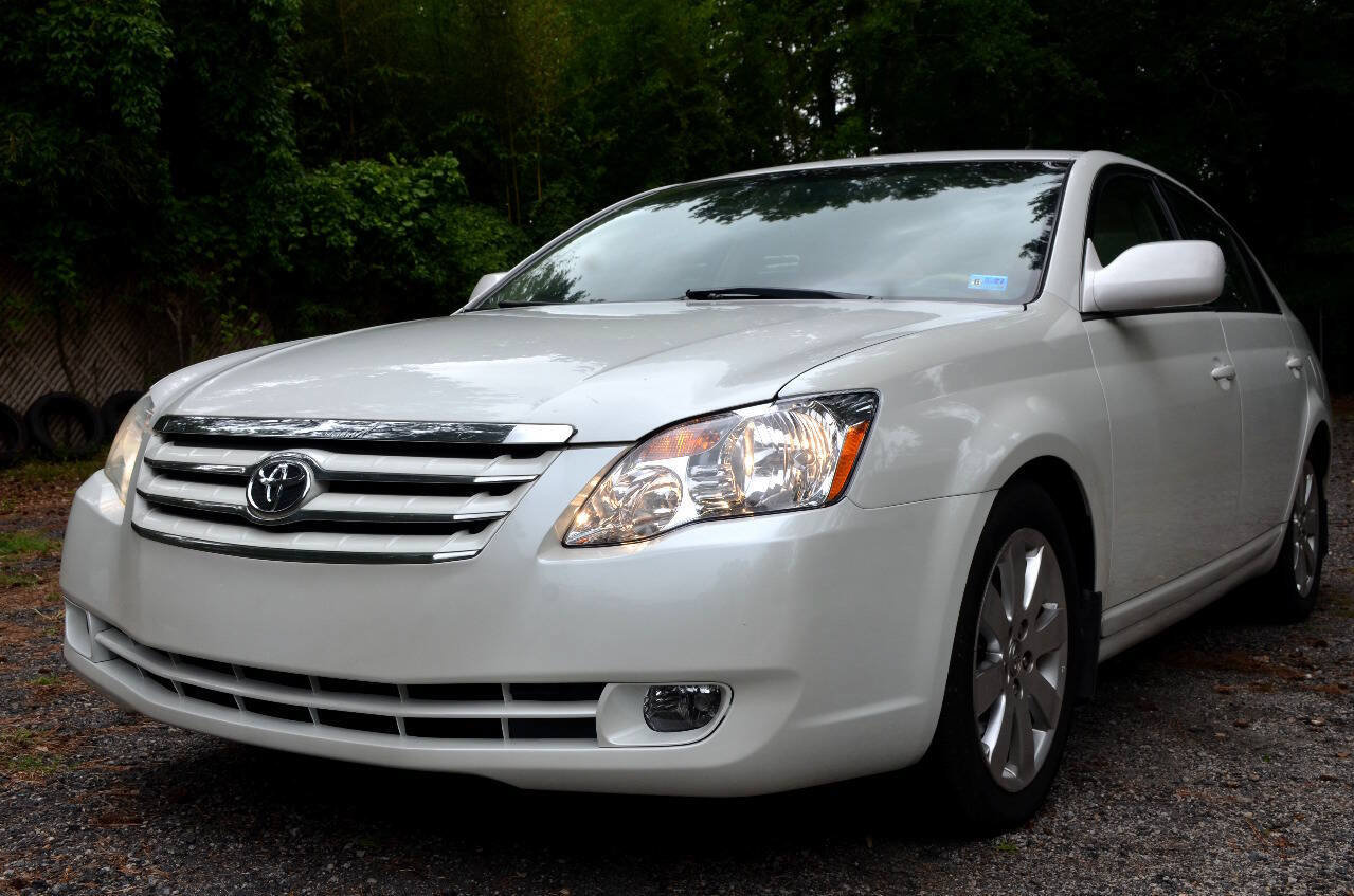 Used 2006 Toyota Avalon XLS FWD image 3