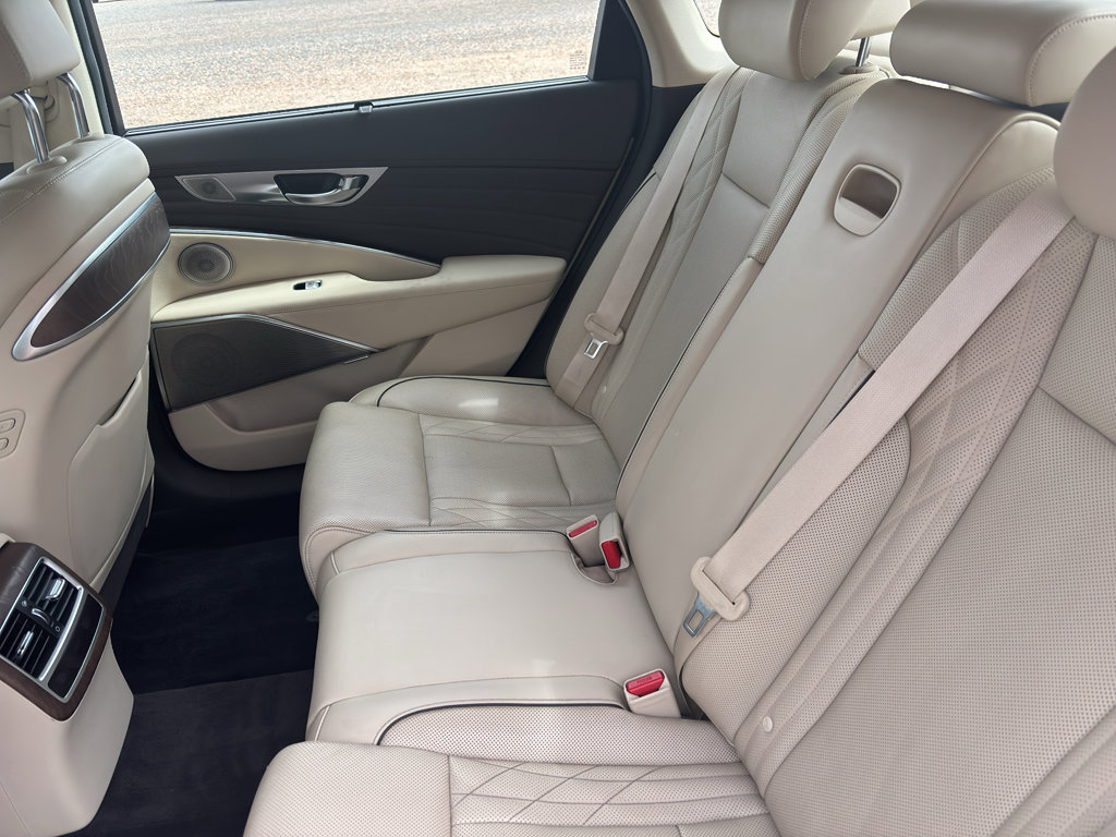 Used 2019 Kia K900 Luxury image 7