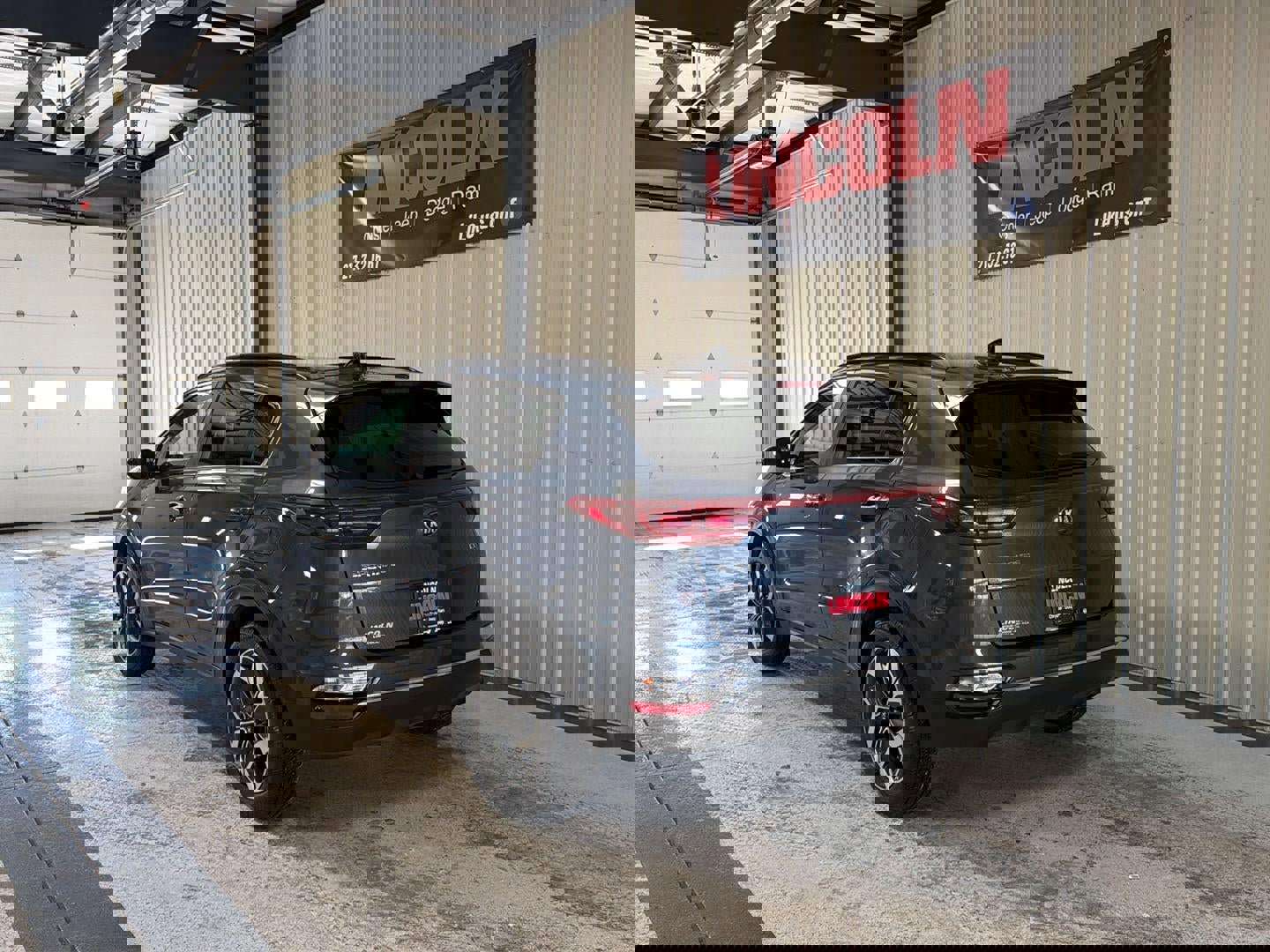 Used 2022 Kia Sportage EX image 3