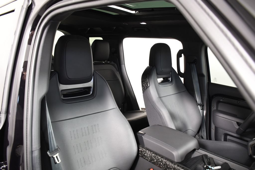 Used 2026 Land Rover Defender 110 OCTA AWD/4WD image 20
