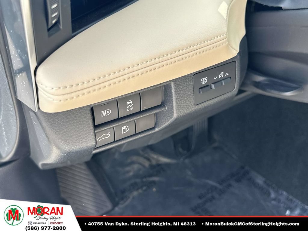 Used 2021 Toyota Avalon XLE FWD image 21