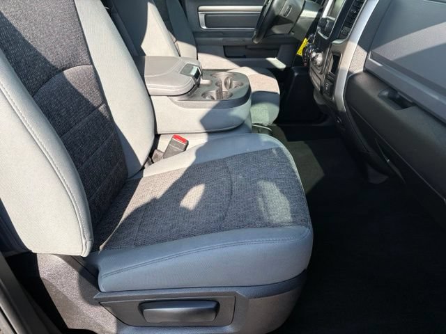 Used 2018 RAM 1500 Classic SLT w/ Luxury Group AWD/4WD image 18