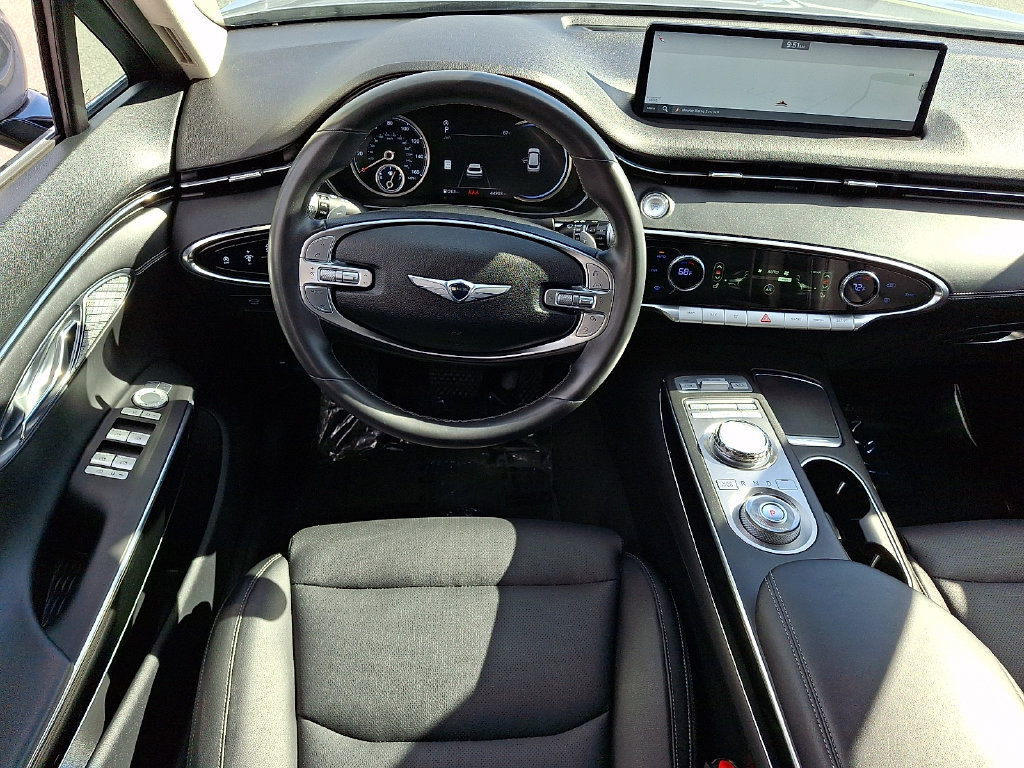 Used 2025 Genesis GV70 2.5T AWD/4WD image 12