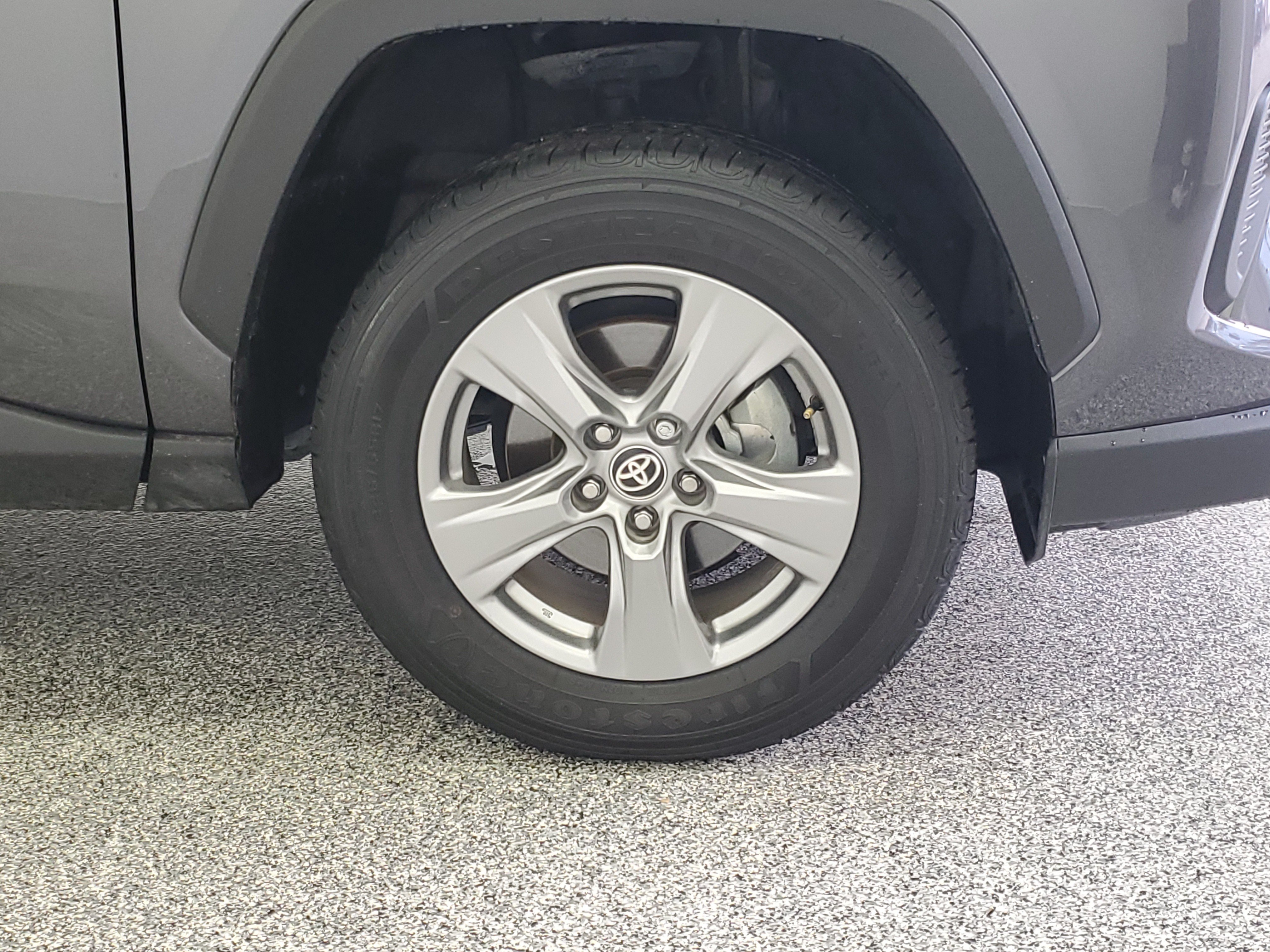 Used 2025 Toyota RAV4 XLE FWD image 9