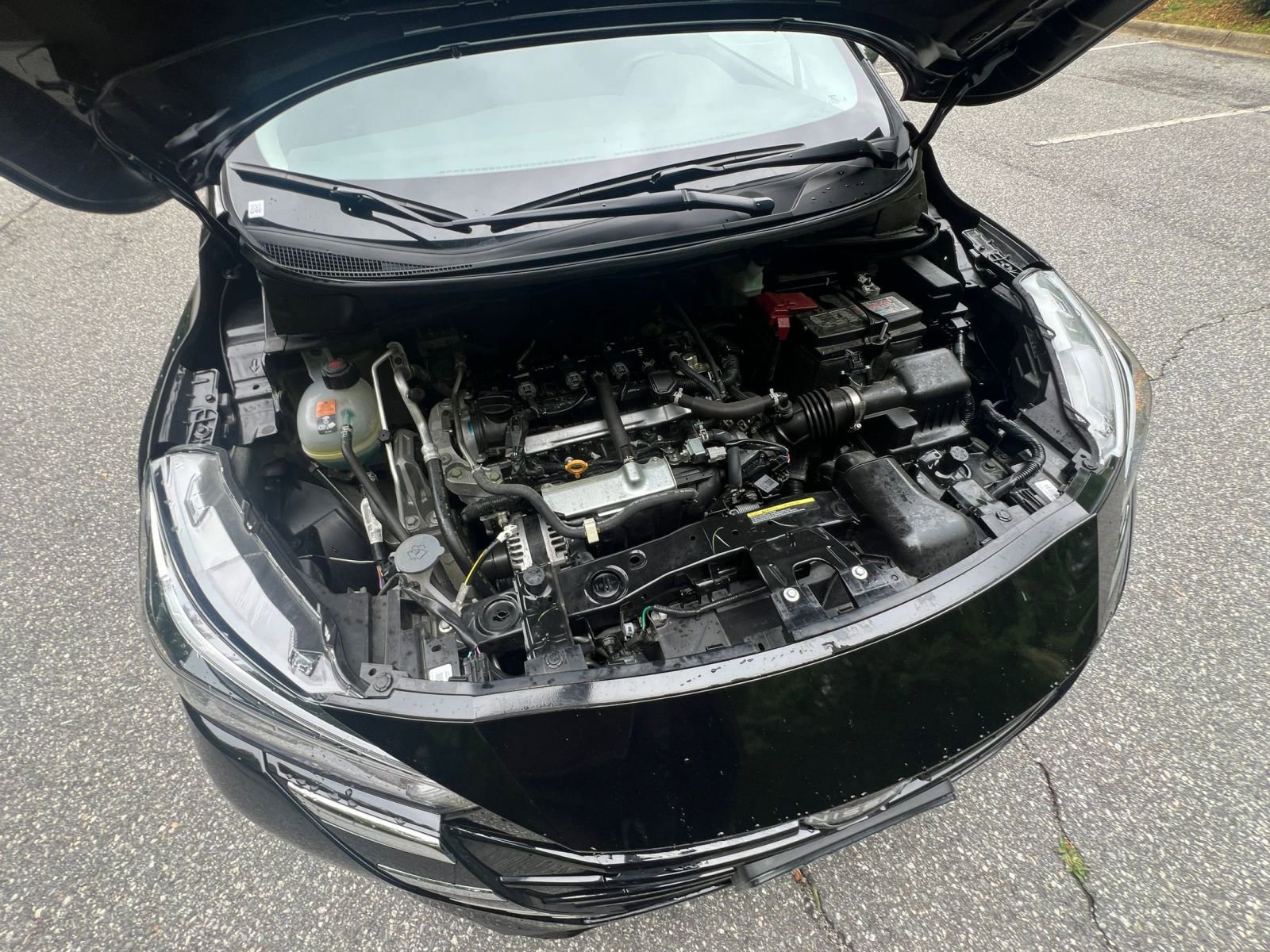 Used 2025 Nissan Versa SV FWD image 27