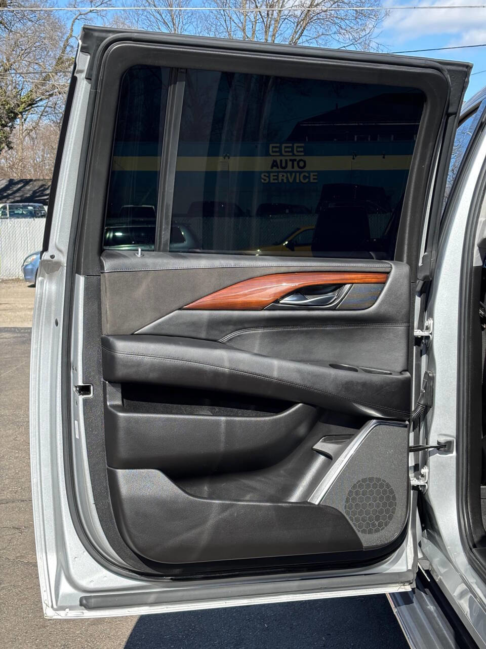 Used 2019 Cadillac Escalade ESV Luxury w/ LPO, Radiant Package image 12