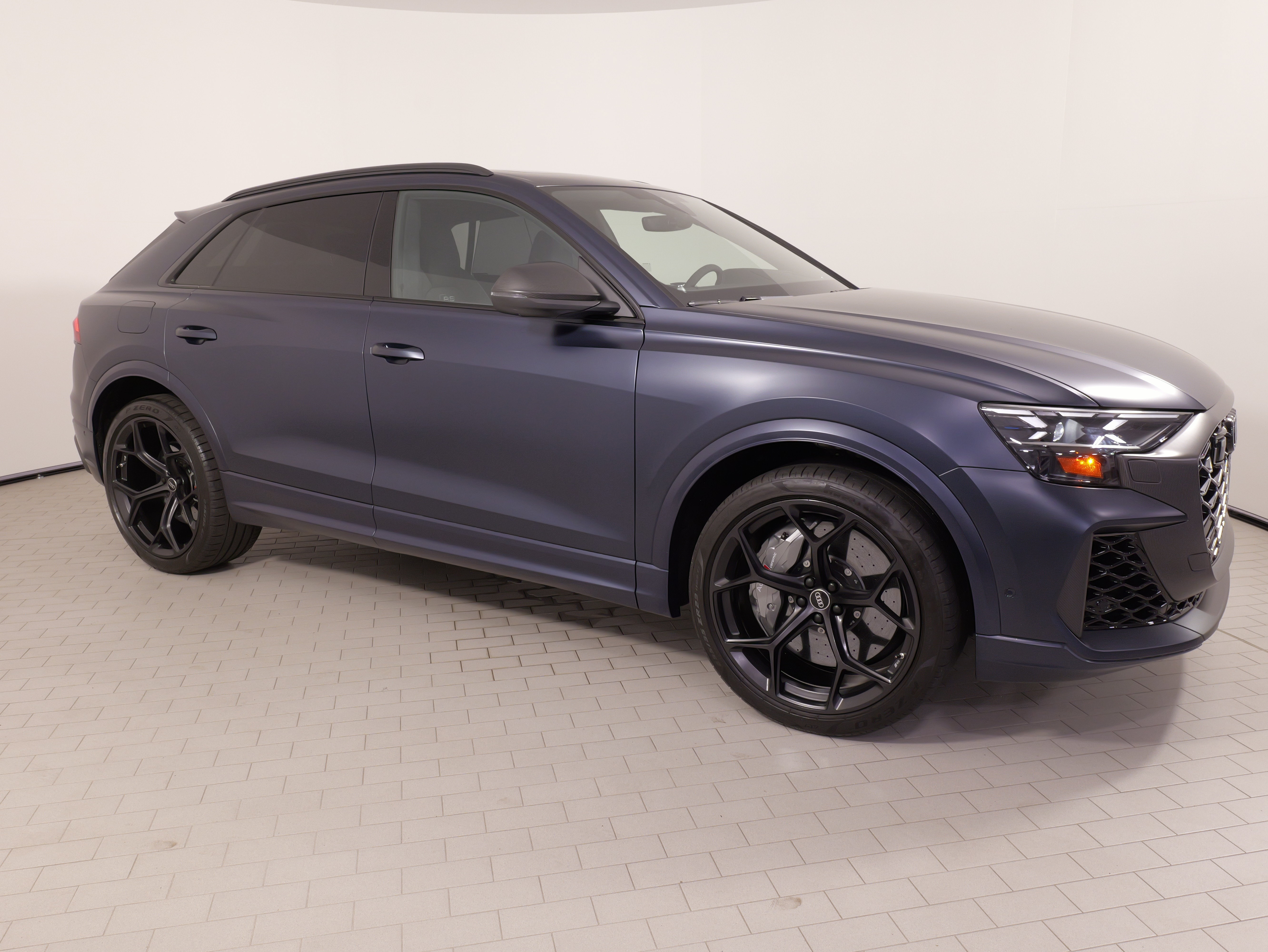 Used 2025 Audi RS Q8 performance AWD/4WD image 9