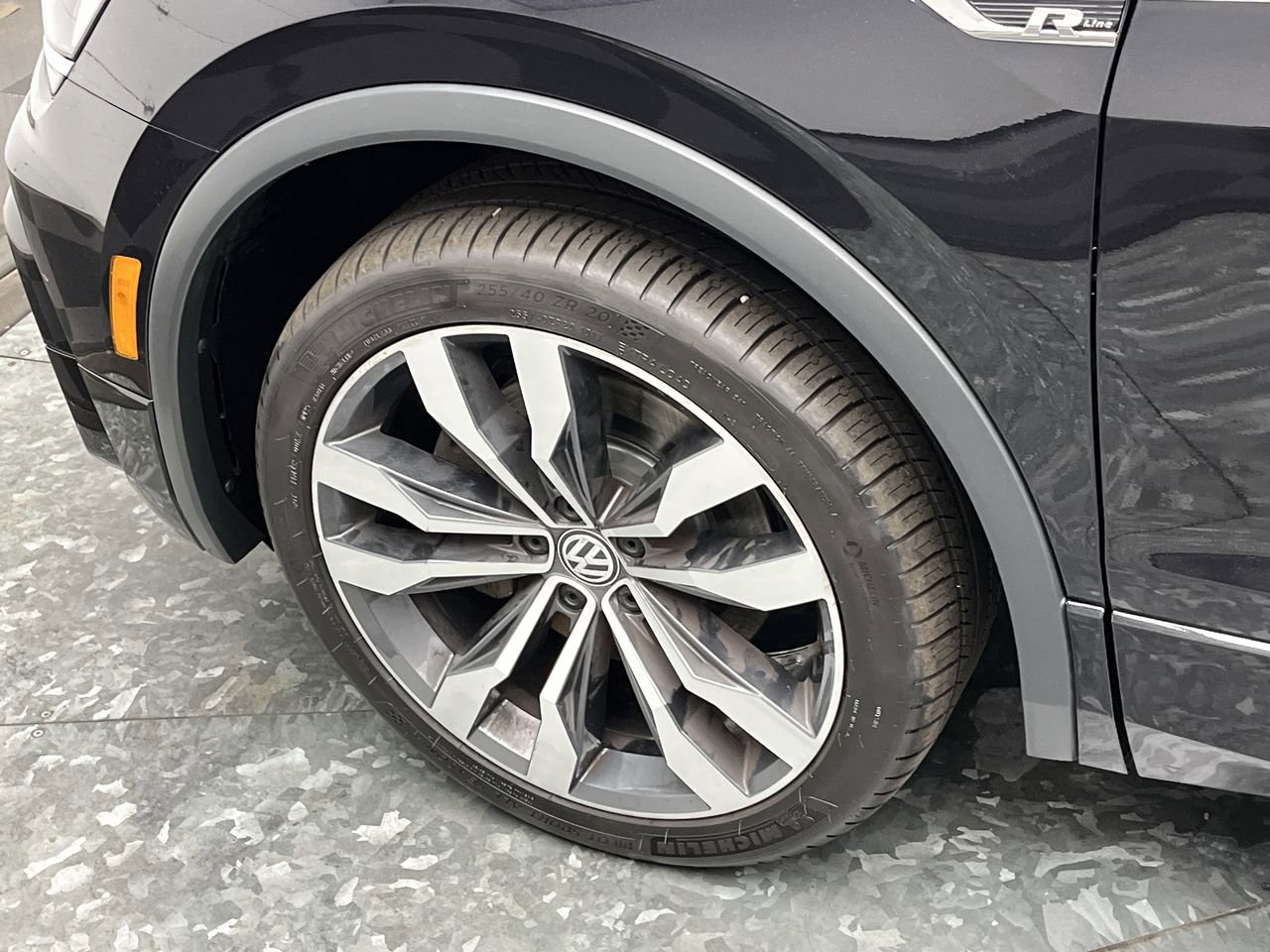 Used 2020 Volkswagen Tiguan SEL Premium R-Line AWD/4WD image 34