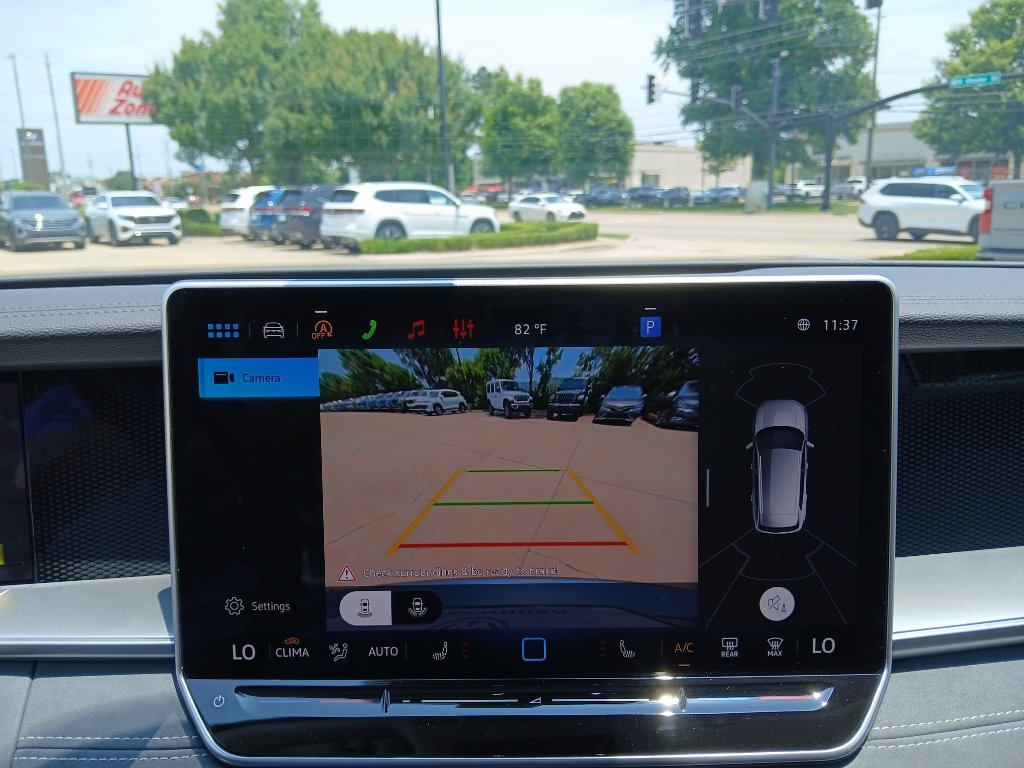 New 2026 Volkswagen Tiguan SE FWD image 26
