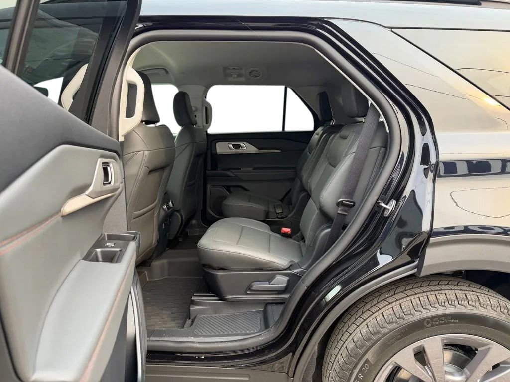 New 2026 Ford Explorer Active image 16