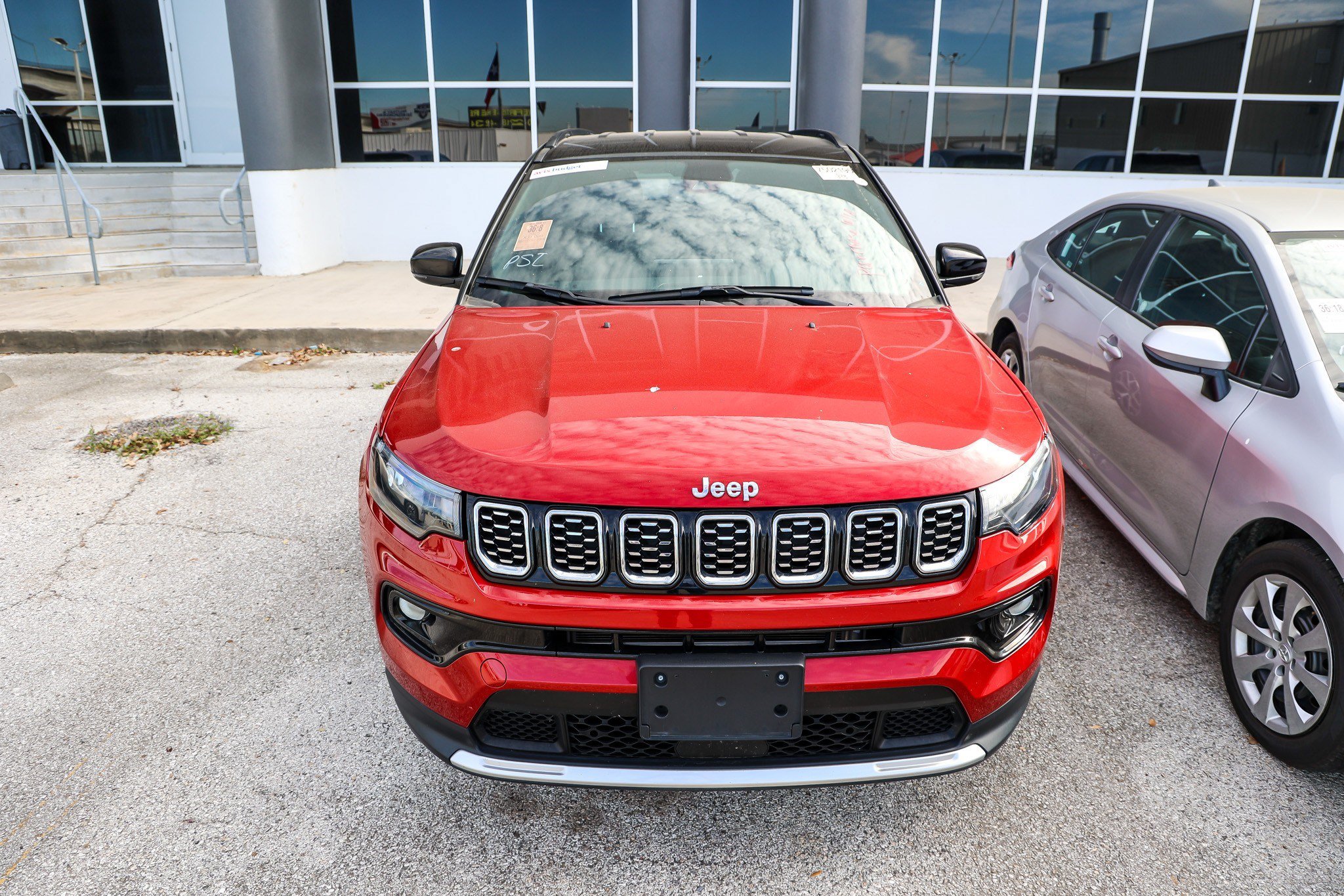 Used 2025 Jeep Compass Limited AWD/4WD image 5