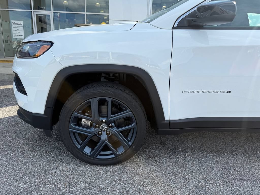 New 2026 Jeep Compass Latitude AWD/4WD image 23