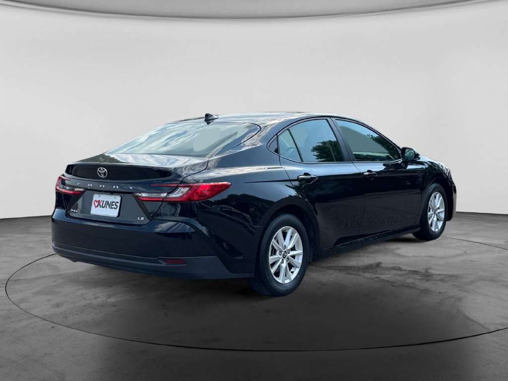 Used 2025 Toyota Camry LE FWD image 8