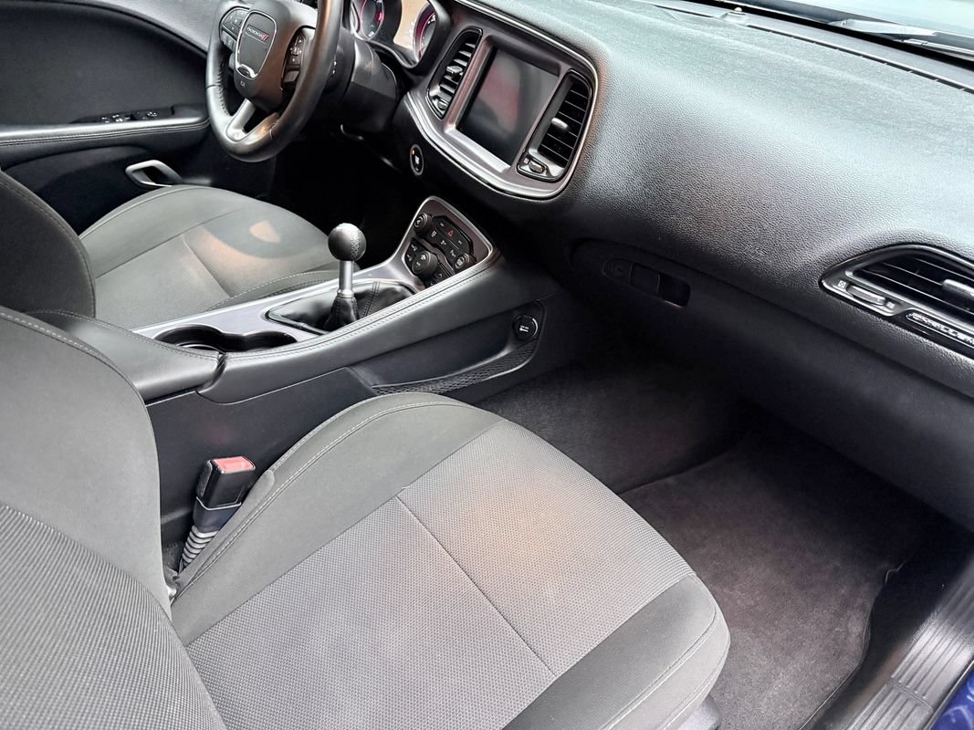 Used 2016 Dodge Challenger R/T Scat Pack RWD image 11