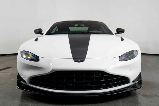 Used 2022 Aston Martin V8 Vantage Coupe image 3