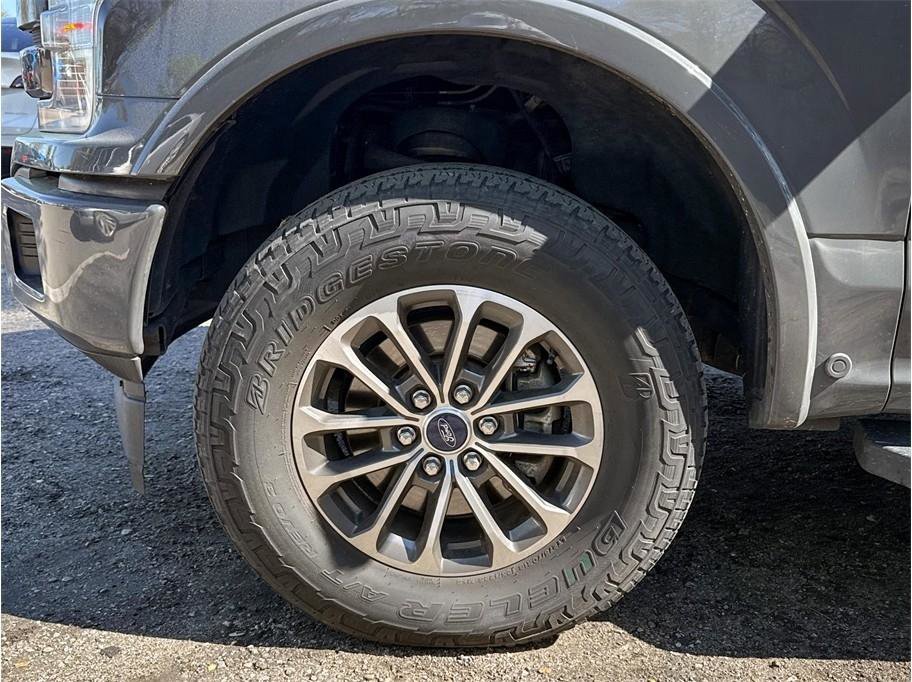 Used 2018 Ford F150 Lariat w/ Equipment Group 502A Luxury AWD/4WD image 3