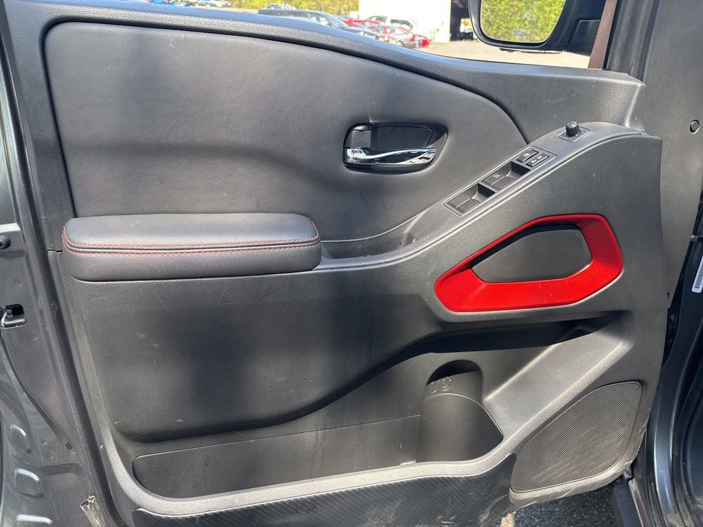 Used 2023 Nissan Frontier PRO-4X w/ Pro Convenience Package image 11