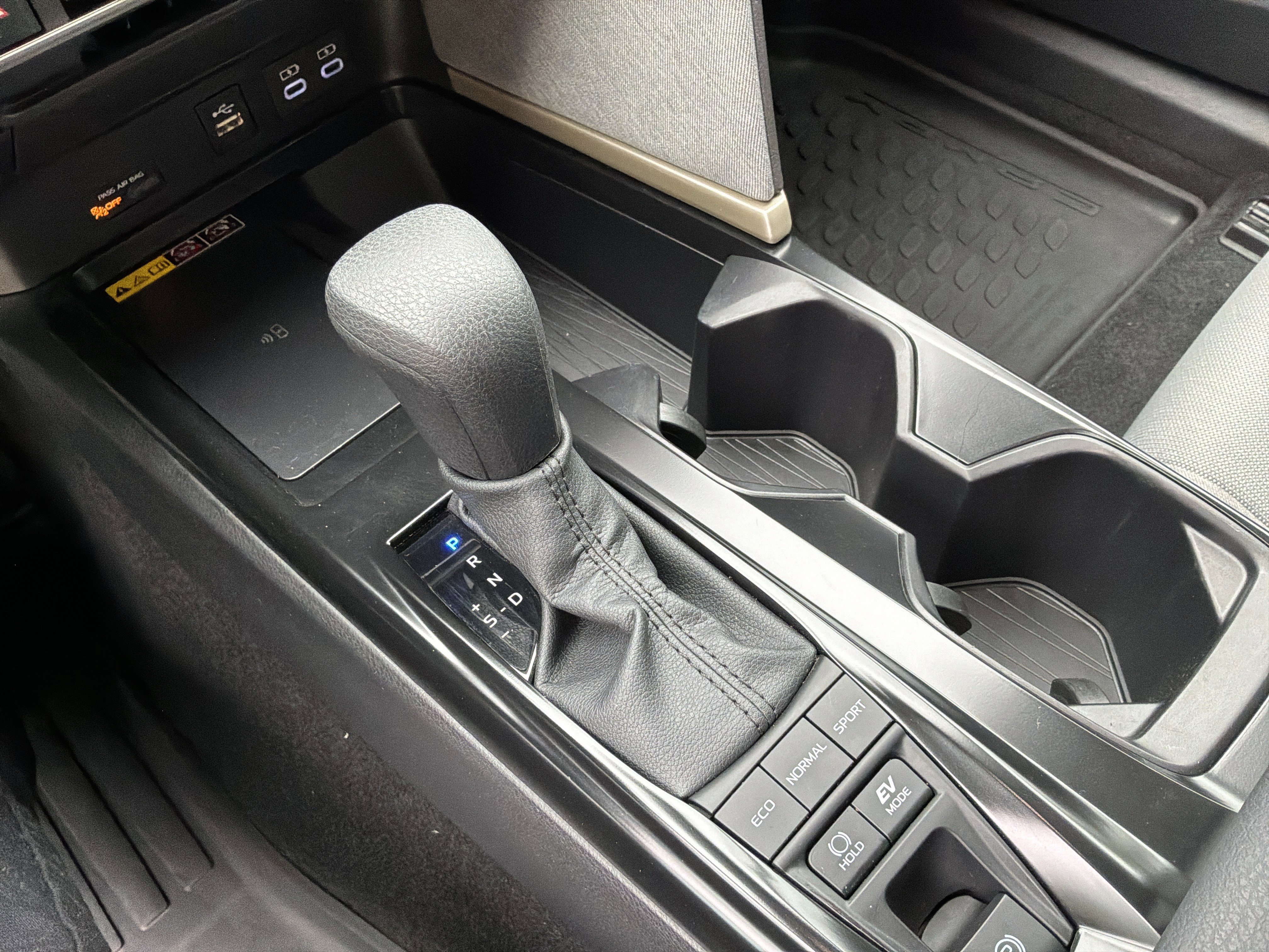 Used 2025 Toyota Camry LE FWD image 26