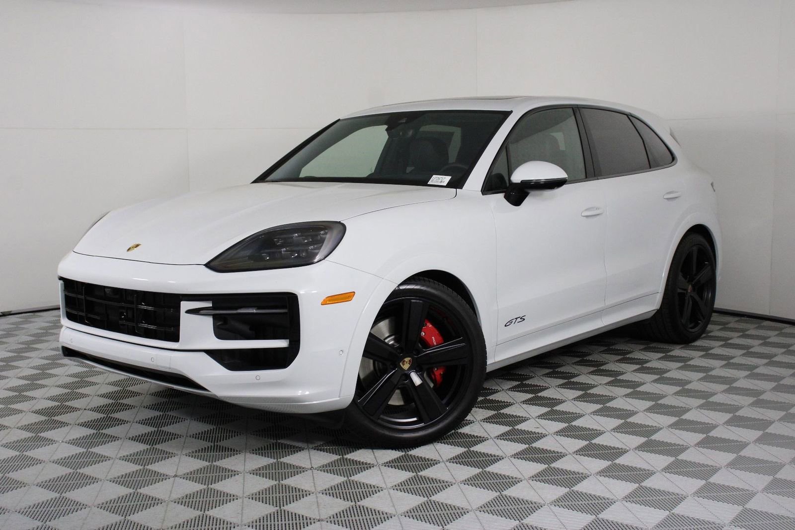 Certified 2025 Porsche Cayenne GTS image 35