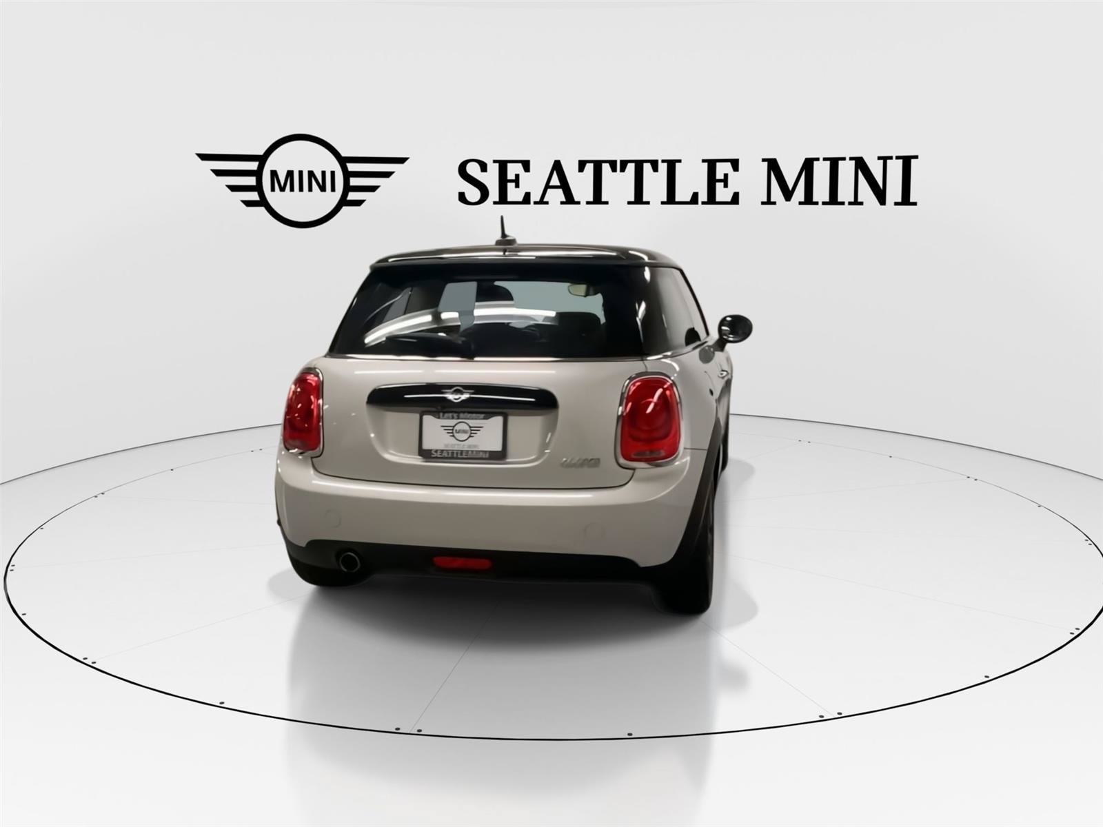 Used 2019 MINI Cooper 2-Door Hardtop FWD image 8
