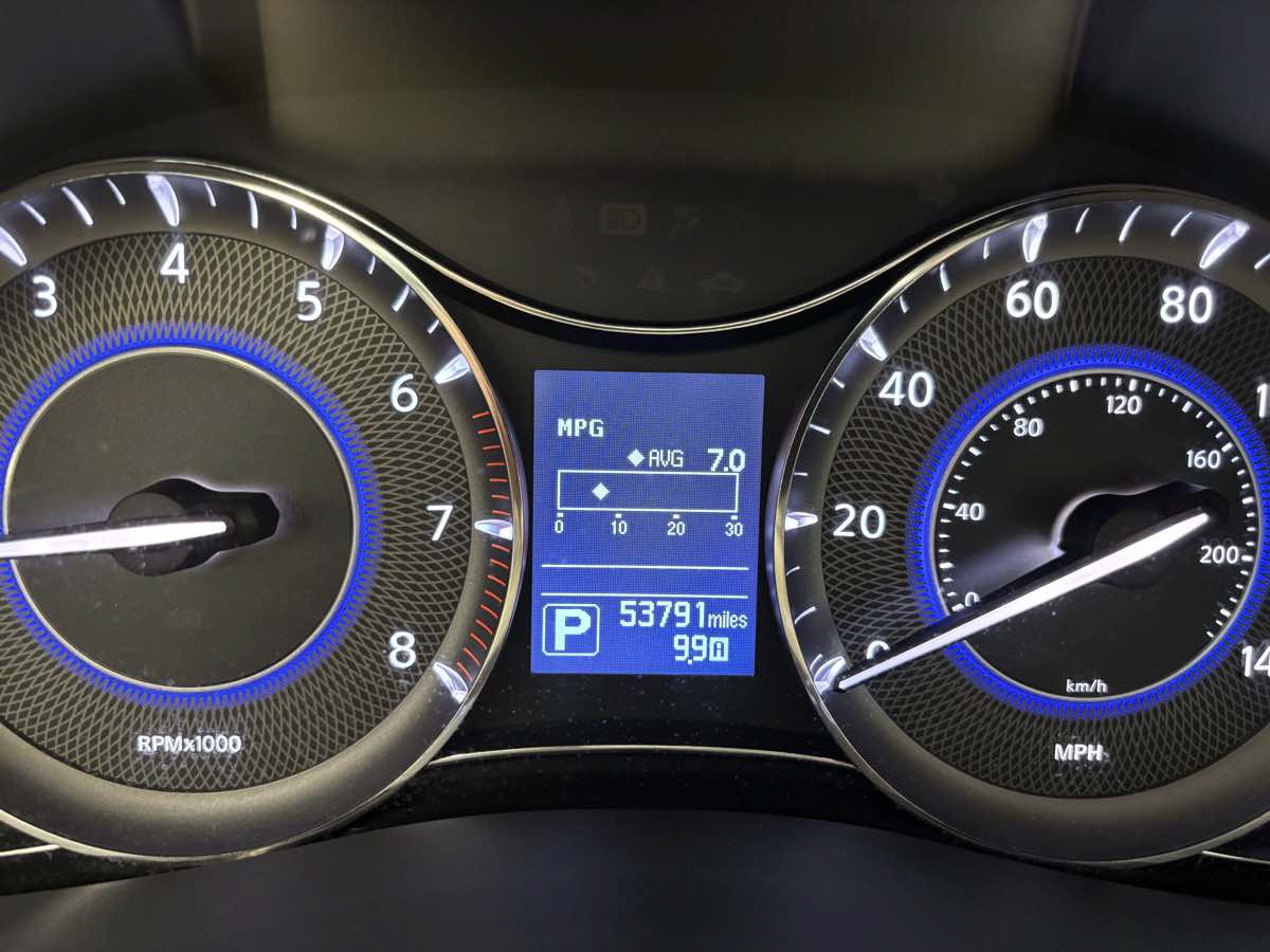 Used 2014 INFINITI QX80 2WD w/ Deluxe Touring Package image 16