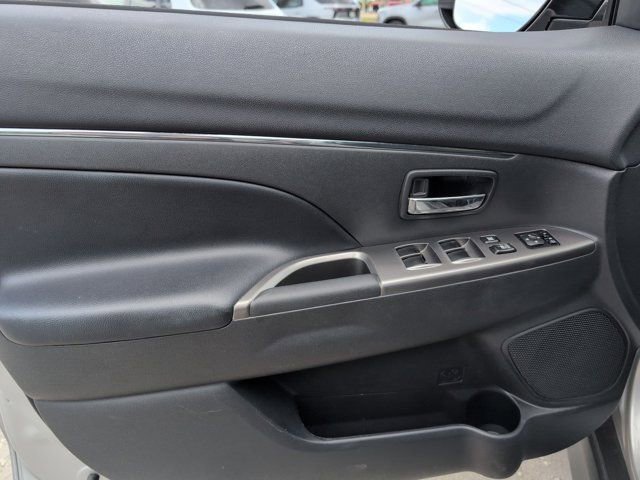Used 2025 Mitsubishi Outlander Sport AWD image 11