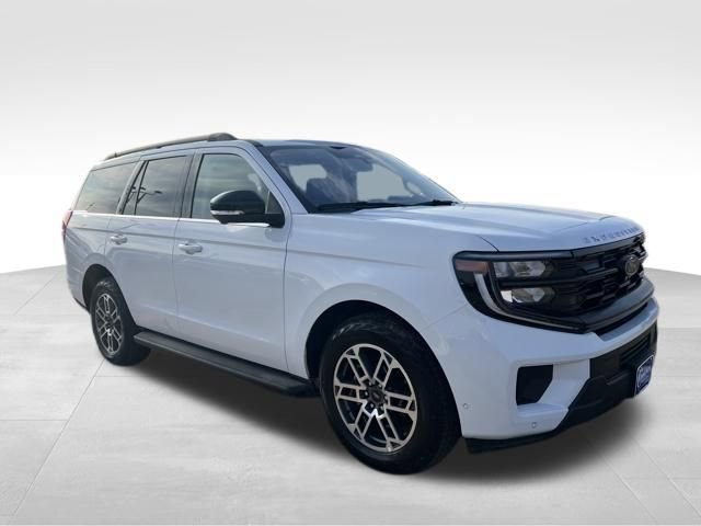 Used 2025 Ford Expedition Active AWD/4WD image 9