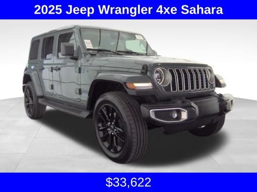 Used 2025 Jeep Wrangler Unlimited Sahara image 2