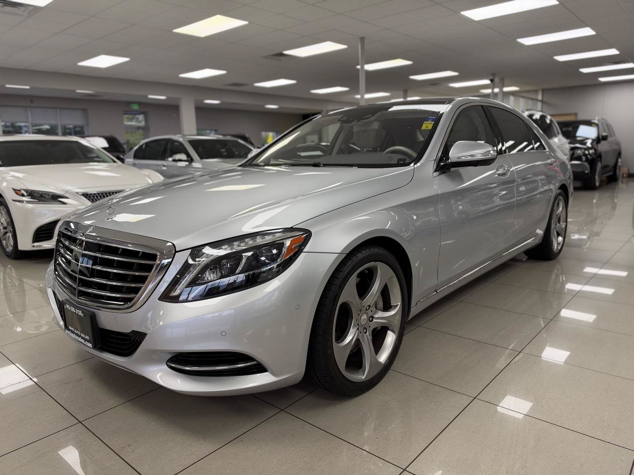 Used 2017 Mercedes-Benz S 550 Sedan image 2
