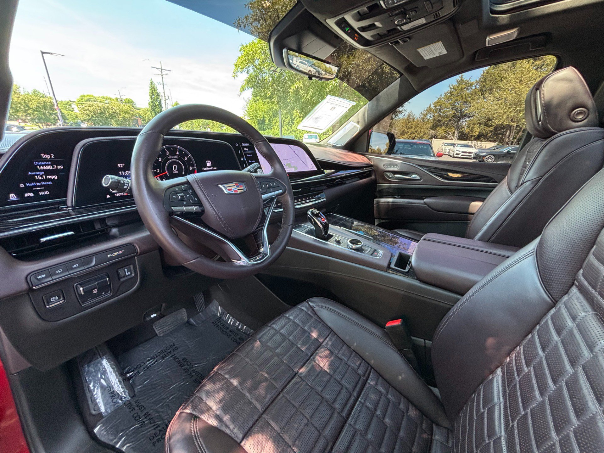 Used 2023 Cadillac Escalade ESV V AWD/4WD image 10