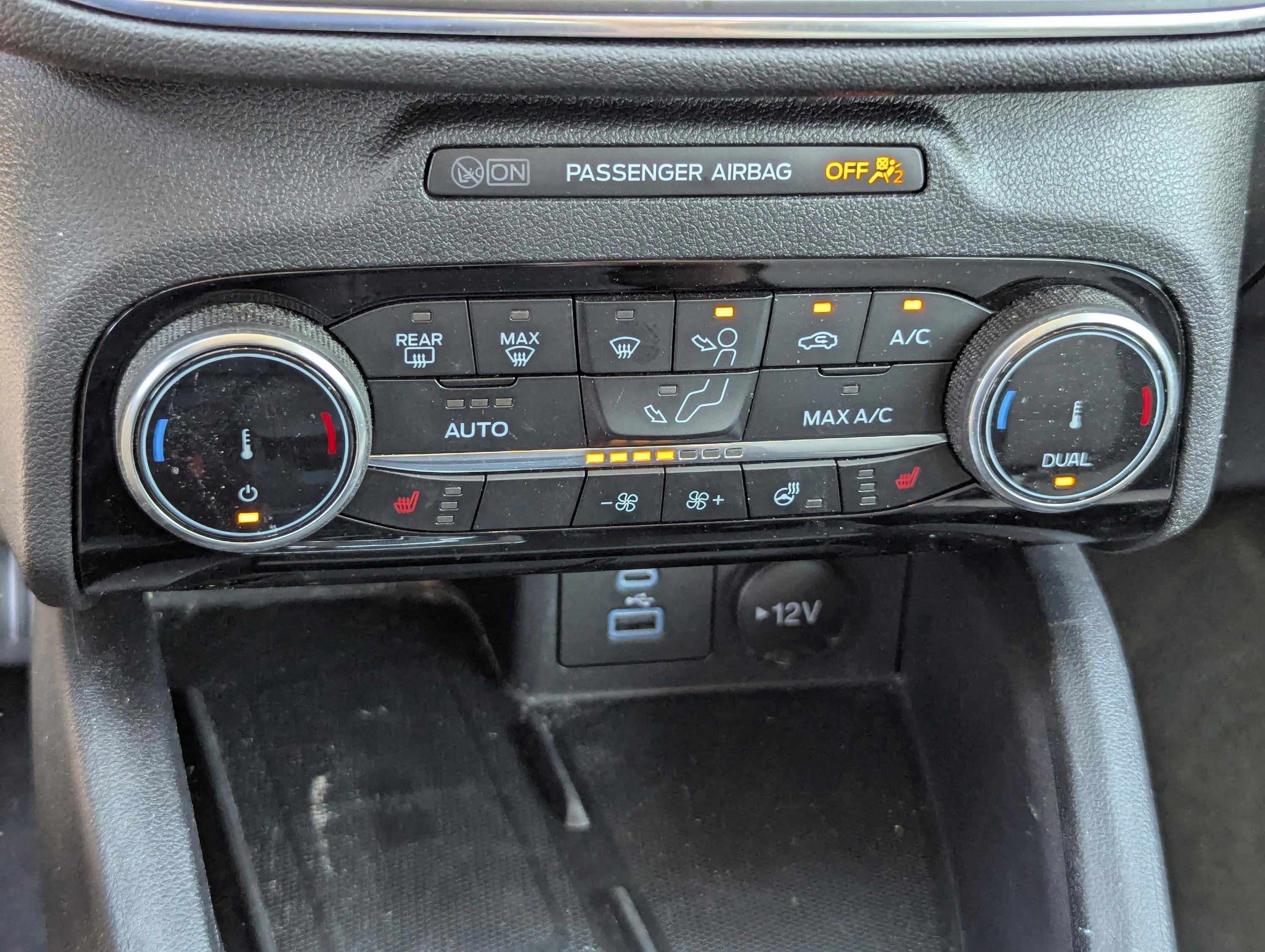 Used 2022 Ford Escape Titanium w/ Titanium Premium Package FWD image 16