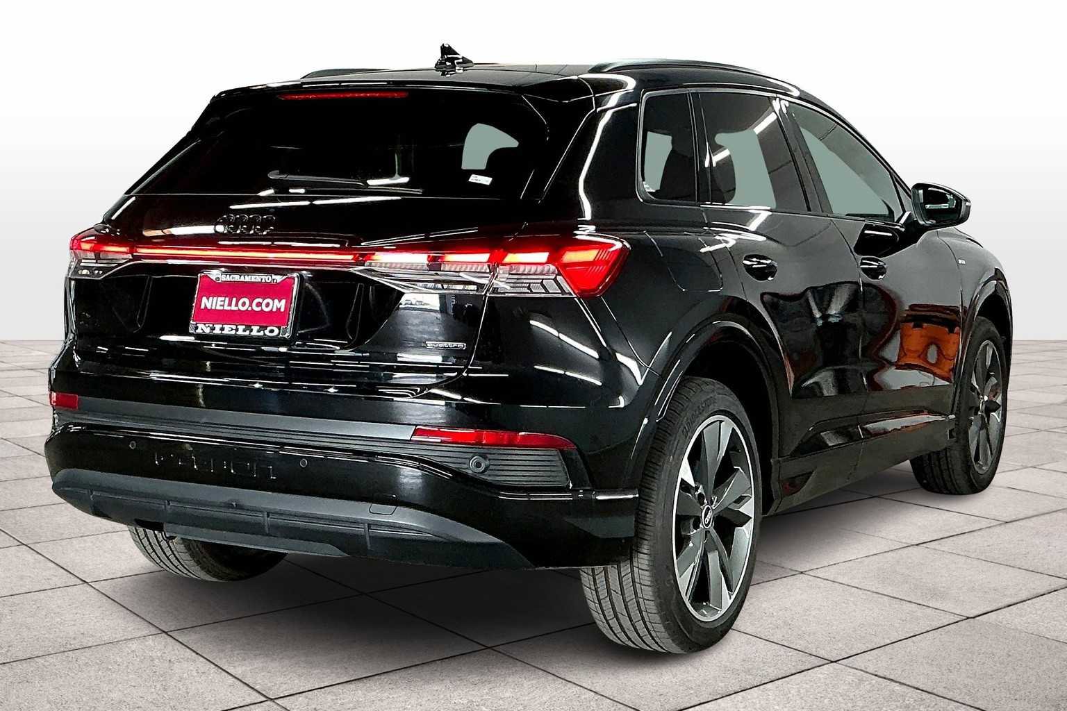 Used 2023 Audi Q4 e-tron Premium w/ Convenience Package image 15