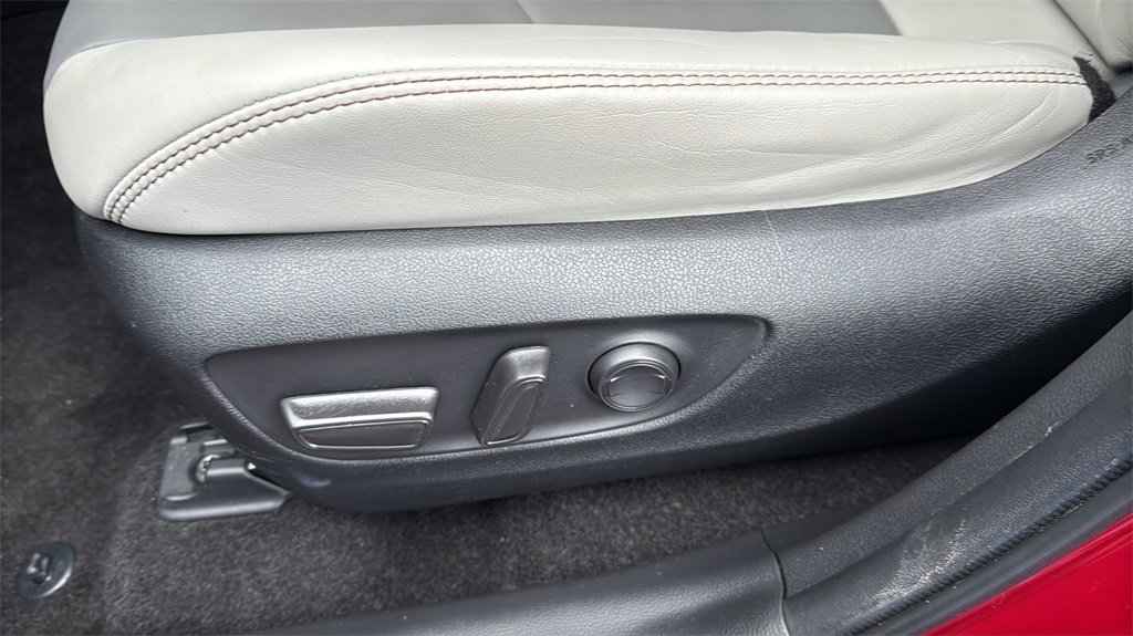 Used 2024 Toyota RAV4 XLE Premium image 11