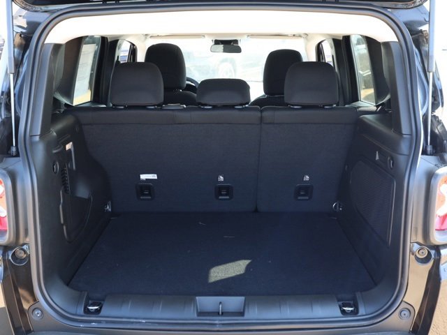 New 2023 Jeep Renegade Latitude w/ Sun & Fun Group image 16