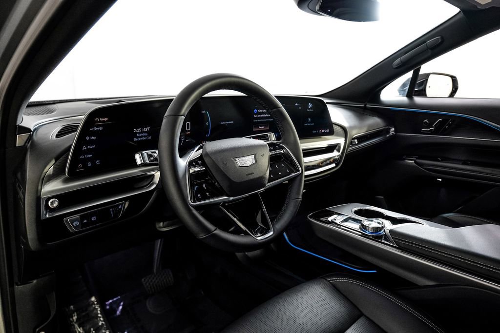 Used 2024 Cadillac Lyriq Luxury w/ LPO, Floor Liner Package image 2