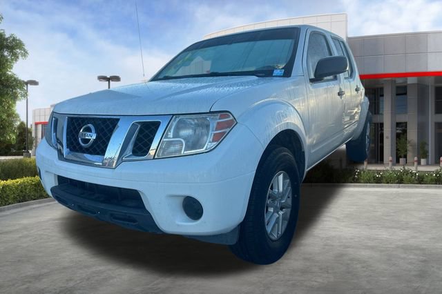 Used 2019 Nissan Frontier SV image 2