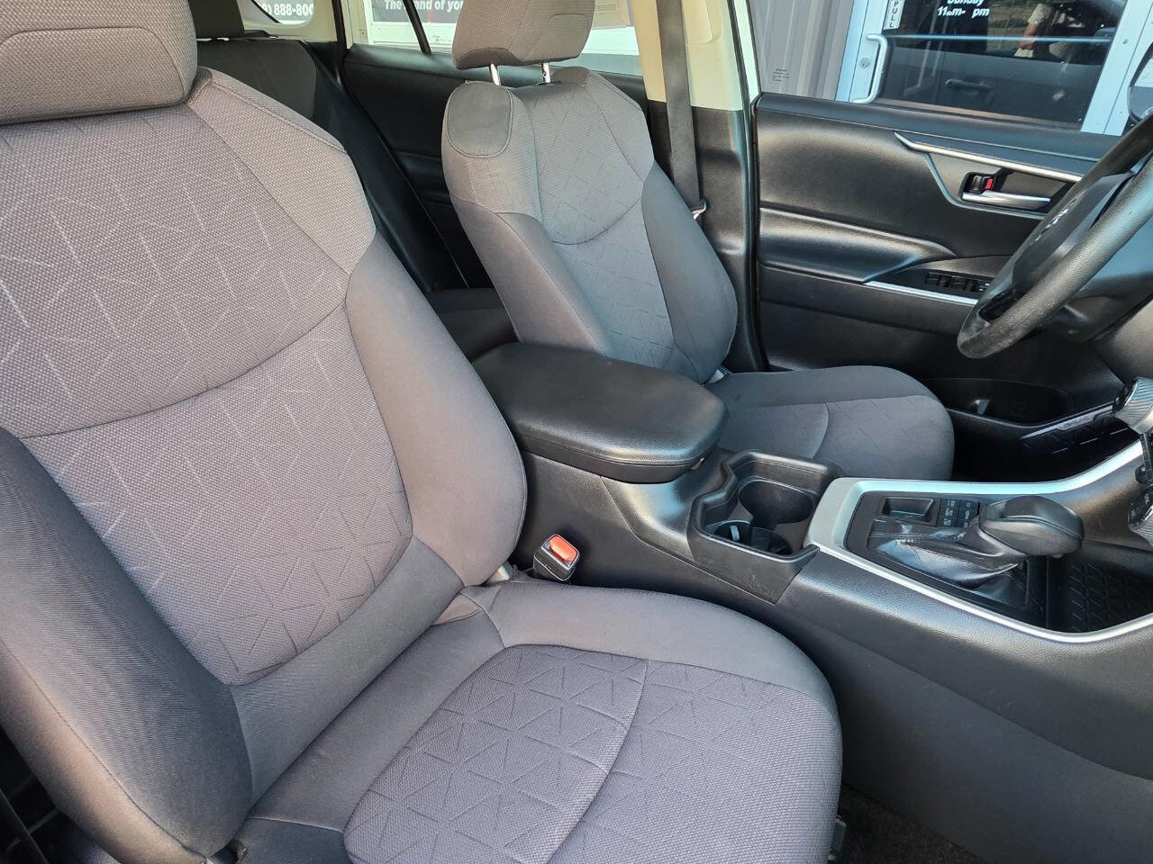 Used 2019 Toyota RAV4 XLE image 2