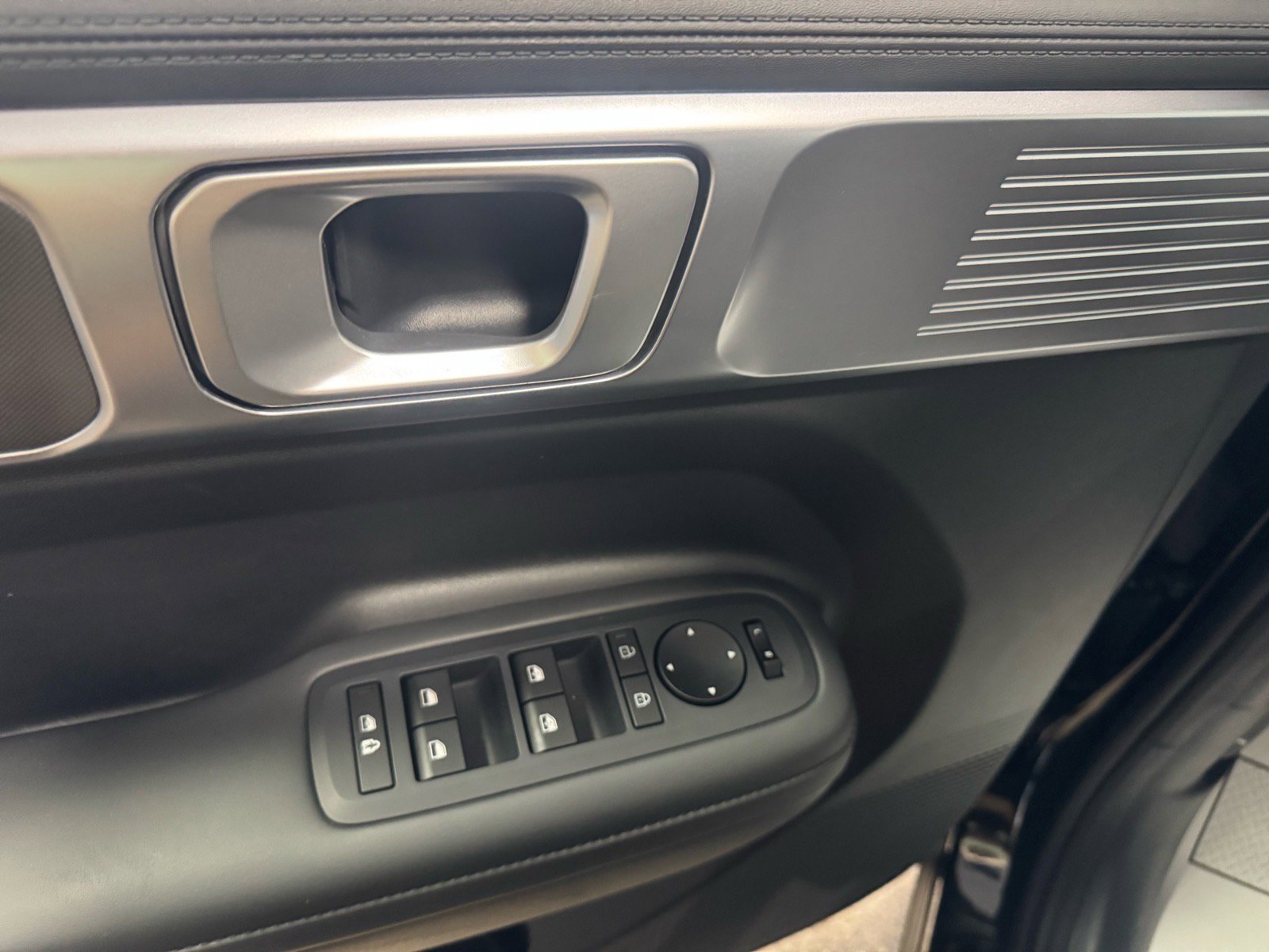 Used 2025 Hyundai Santa Fe XRT image 18