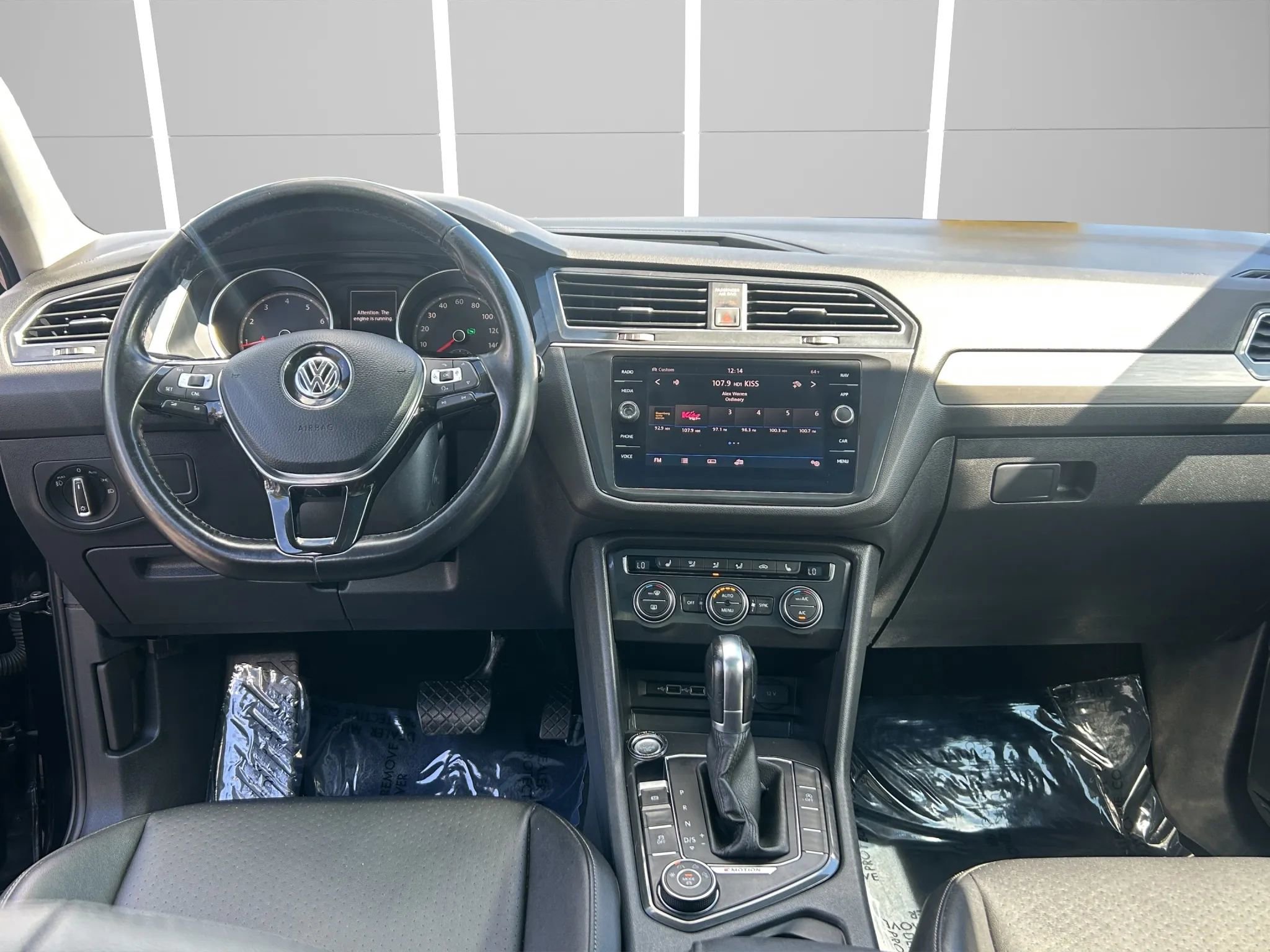 Used 2018 Volkswagen Tiguan SE AWD/4WD image 17