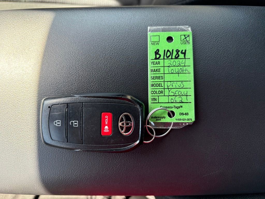 Used 2024 Toyota Prius LE FWD image 28