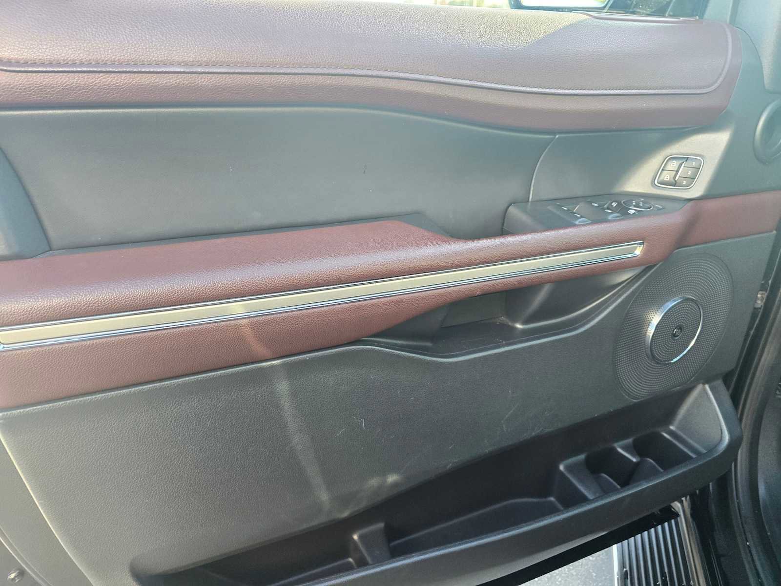 Used 2023 Ford Expedition Limited image 23