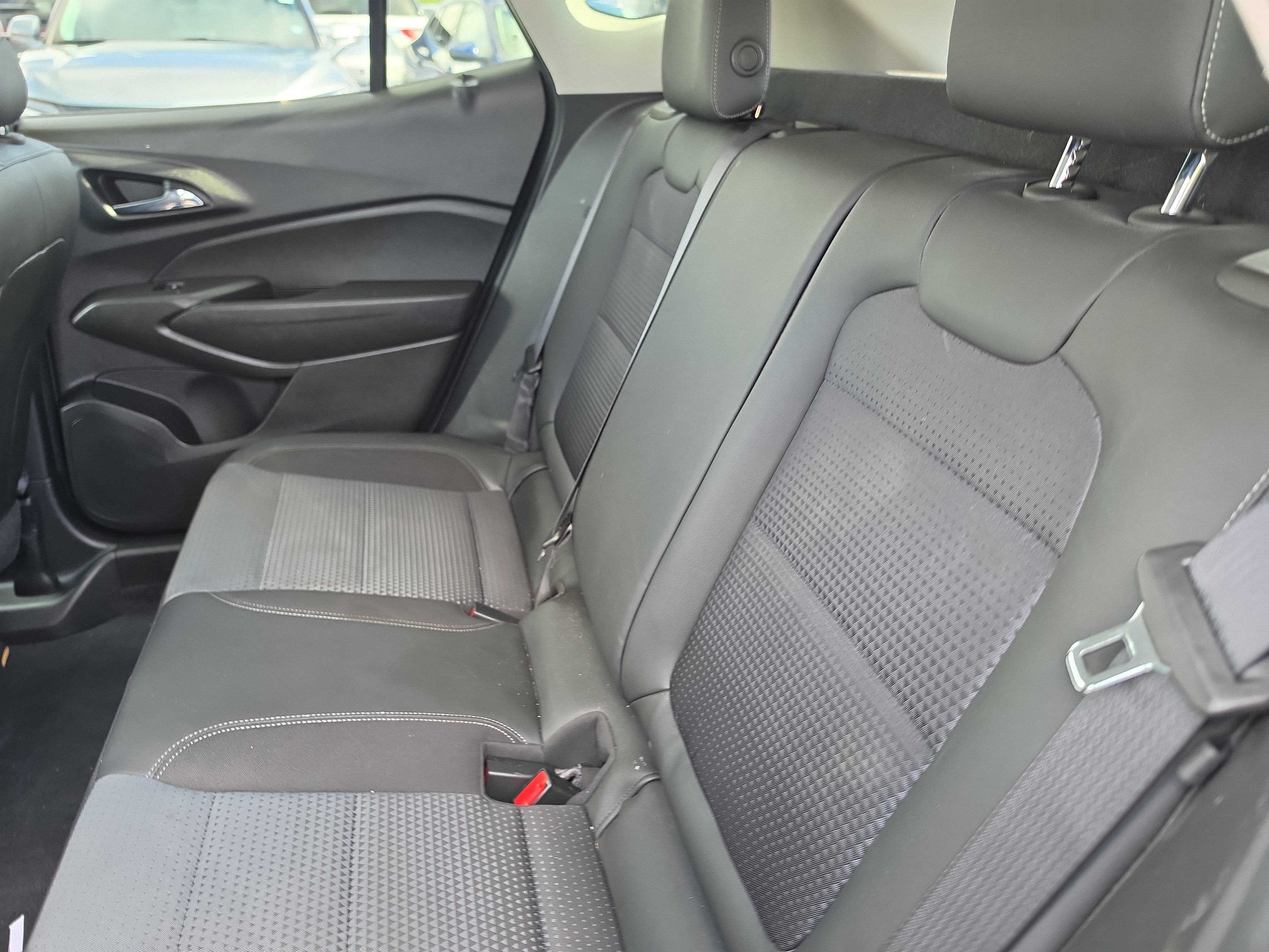 Certified 2024 Chevrolet Trax LT w/ Driver Confidence Package FWD image 12