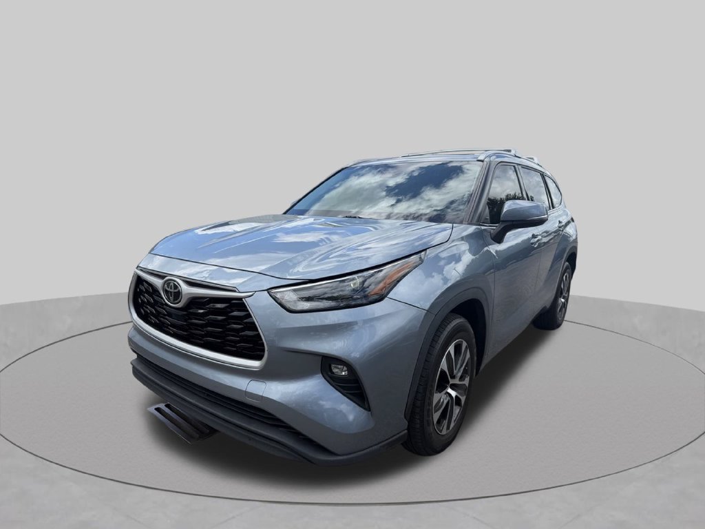 Used 2022 Toyota Highlander XLE FWD image 10