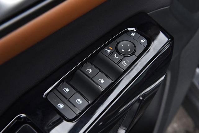 New 2026 Nissan Pathfinder Platinum image 9