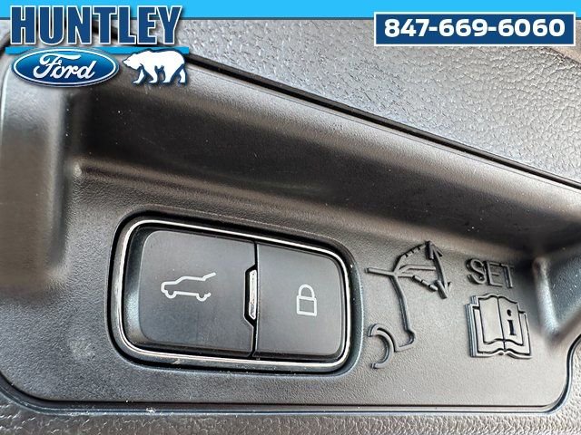 Used 2023 Ford Explorer Limited AWD/4WD image 11